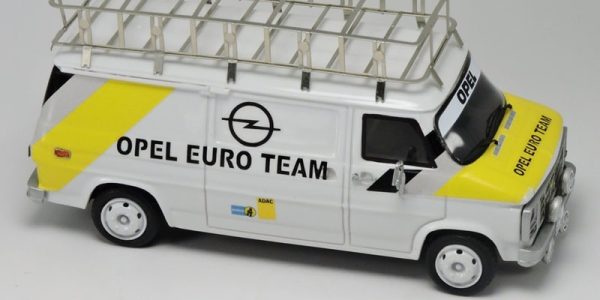 Furgone di assistenza del team Opel Urihandlerteam realizzato su base Chevrolet